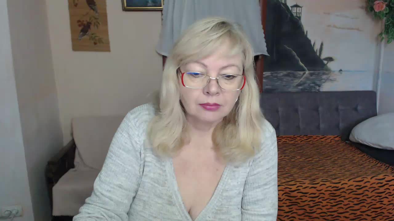 EvelynLoveShy Adult Chat November 21, 2025
