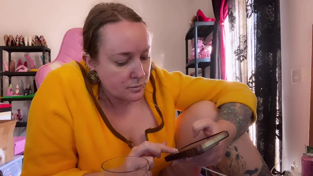 NylonQueen Adult Chat November 21, 2025