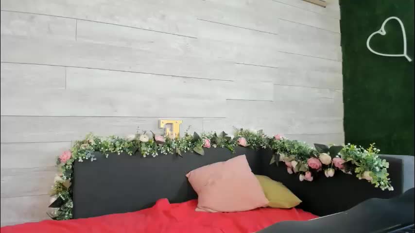 hugeboobserin Adult Chat November 21, 2025