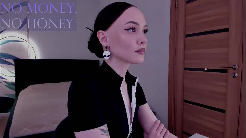 mistress_mialibra Adult Chat November 21, 2025