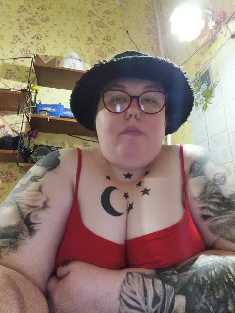 Svetlanka86 Adult Chat November 22, 2025