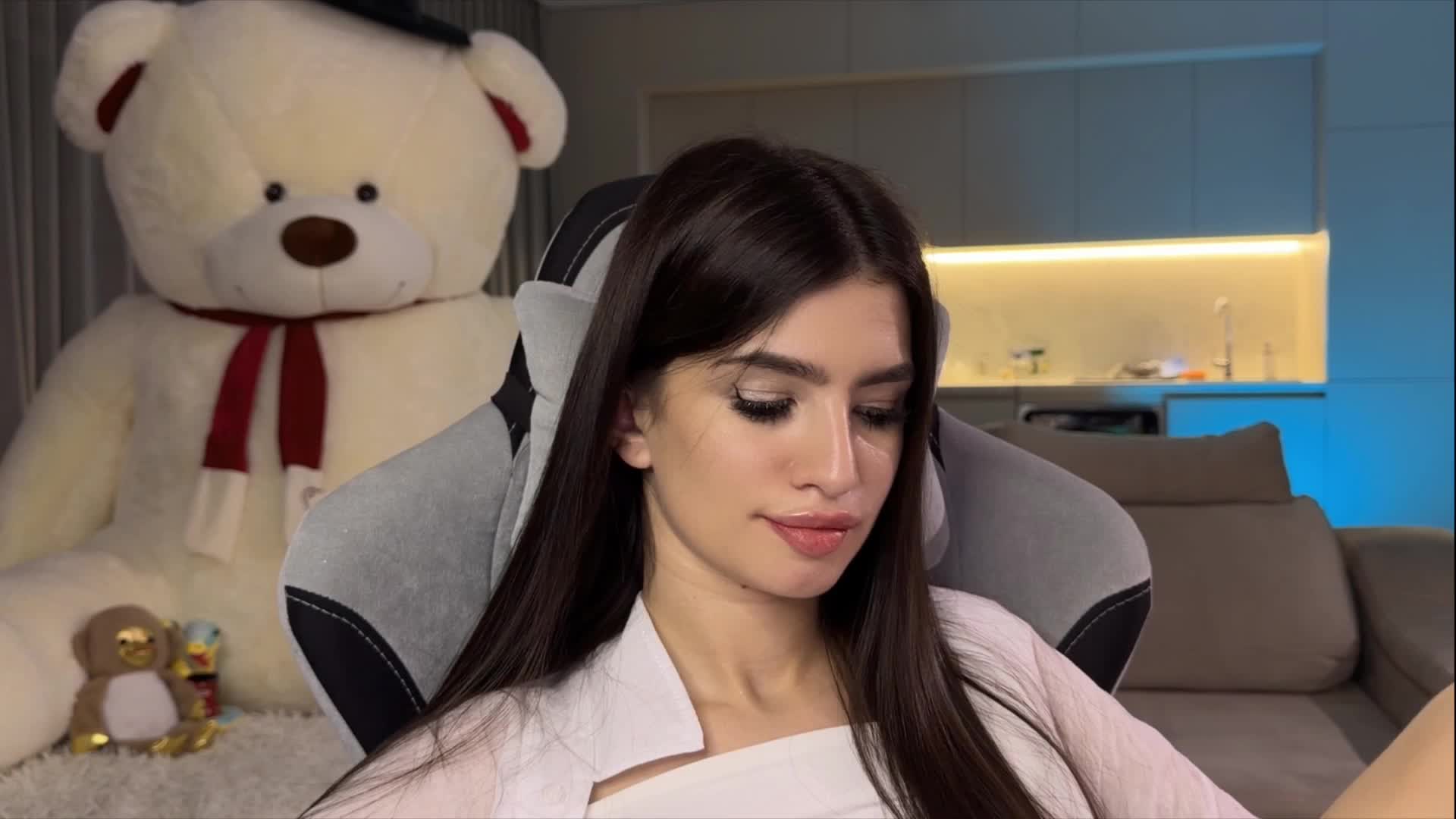 Sofi-Mi Adult Chat November 22, 2025