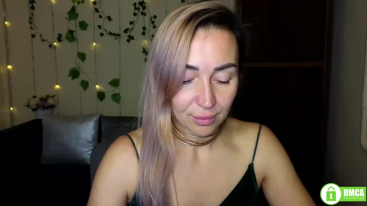 Jullyblondkiss Adult Chat November 22, 2025