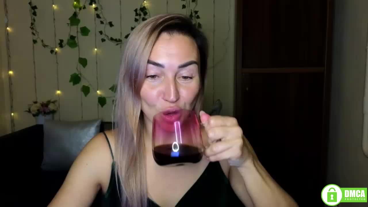 Jullyblondkiss Adult Chat November 22, 2025