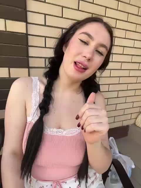 CurvyWoman- Adult Chat November 22, 2025