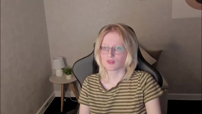 elizabeth_harpper Adult Chat November 22, 2025