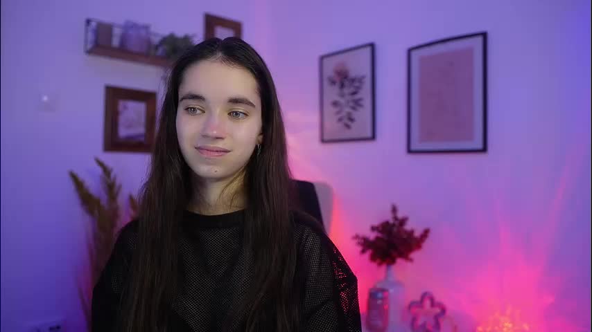 gia_paige18 Adult Chat November 22, 2025