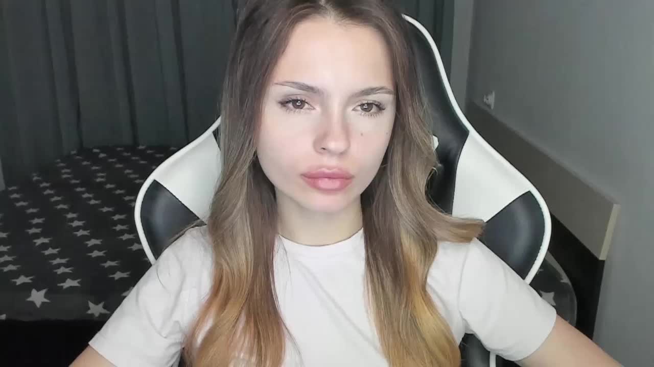 EmiMe Adult Chat November 22, 2025