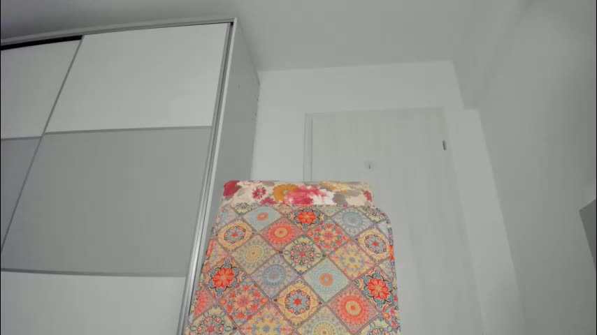 snow_flakee Adult Chat November 22, 2025