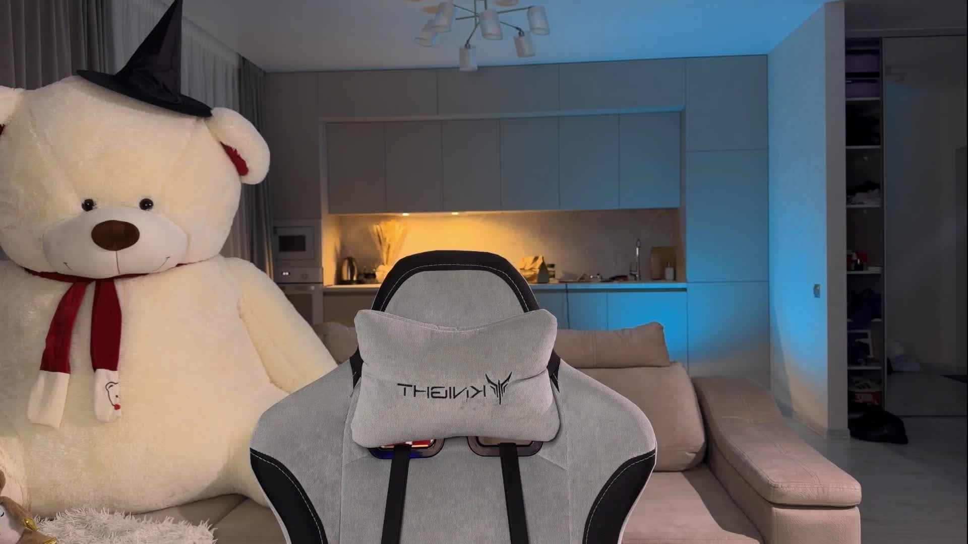 Sofi-Mi Adult Chat November 22, 2025