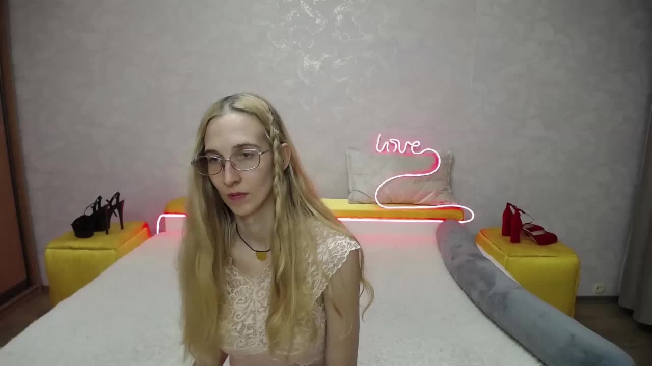 LizzieBrait Adult Chat November 23, 2025