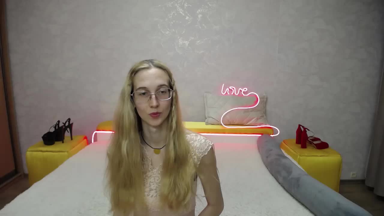 LizzieBrait Adult Chat November 23, 2025