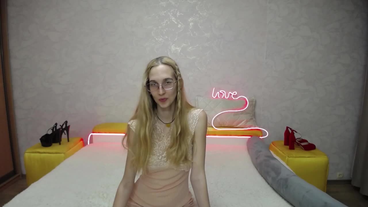 LizzieBrait Adult Chat November 23, 2025