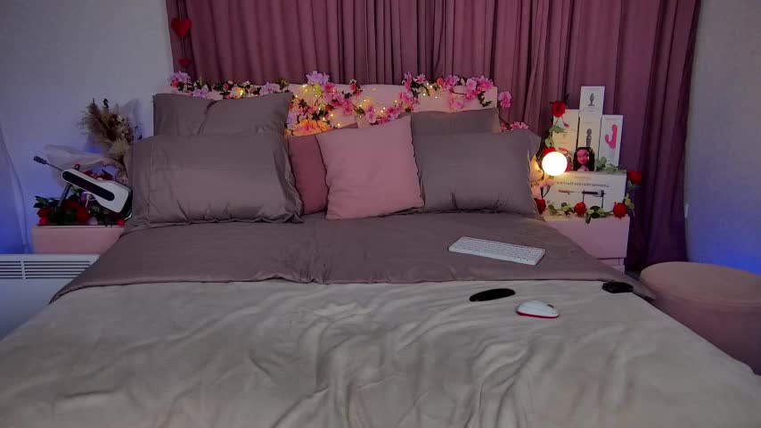 Cosmic_Sia Adult Chat November 23, 2025