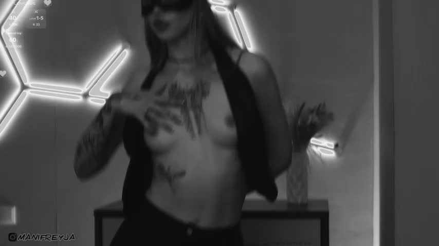 ManiFreyja Adult Chat November 23, 2025