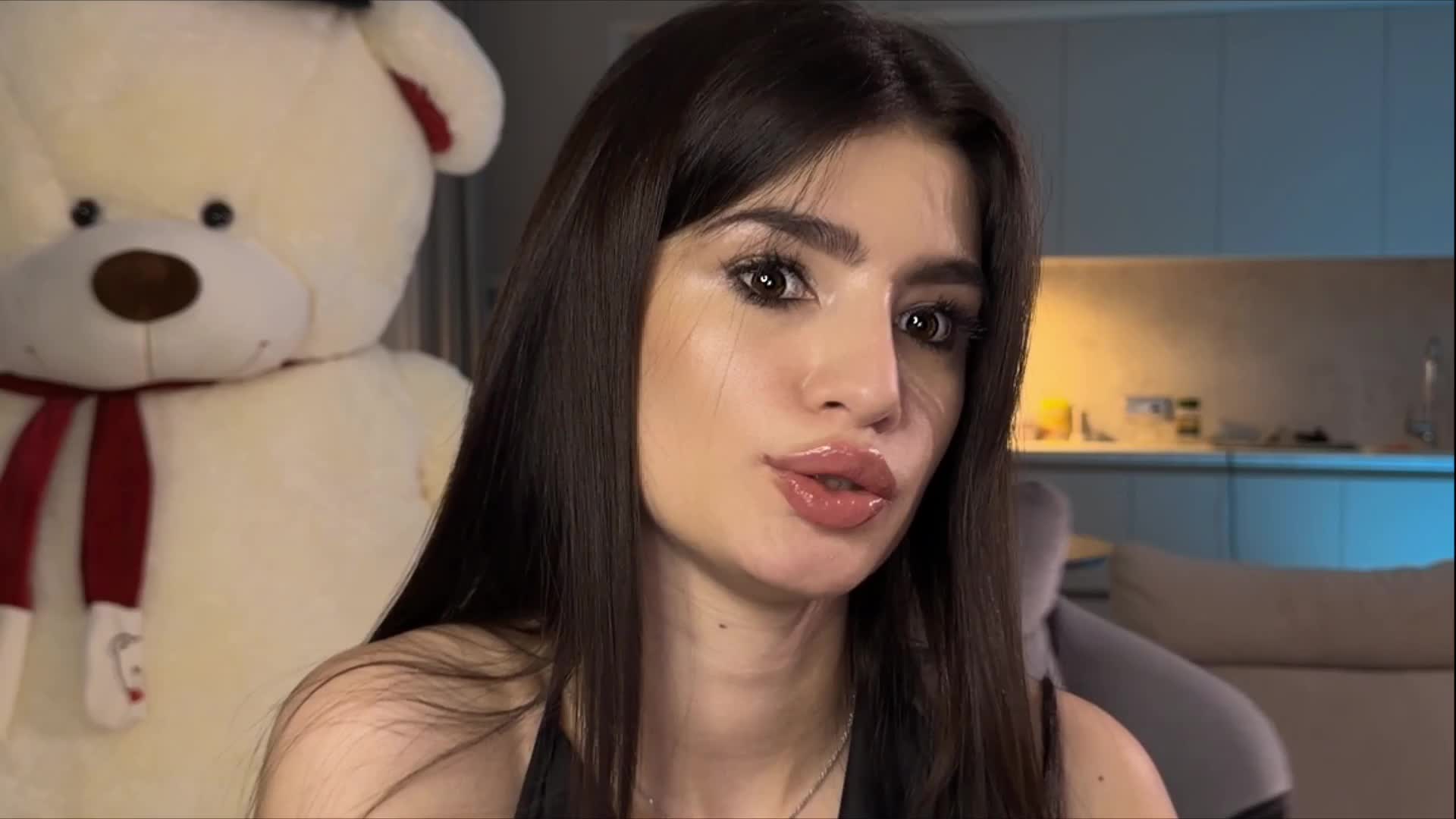 Sofi-Mi Adult Chat November 23, 2025