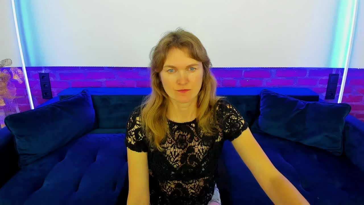 Annabel-xxx Adult Chat November 23, 2025