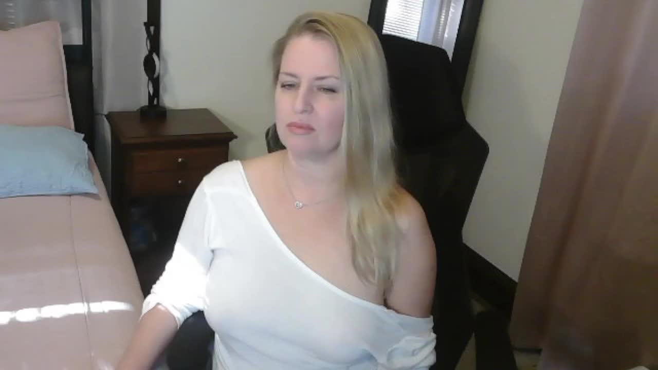 Holliekate Adult Chat November 24, 2025