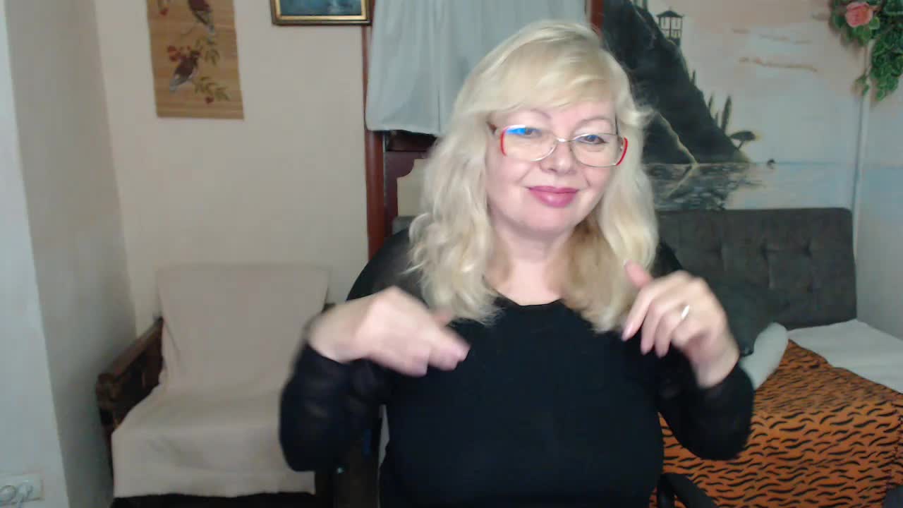 EvelynLoveShy Adult Chat November 24, 2025