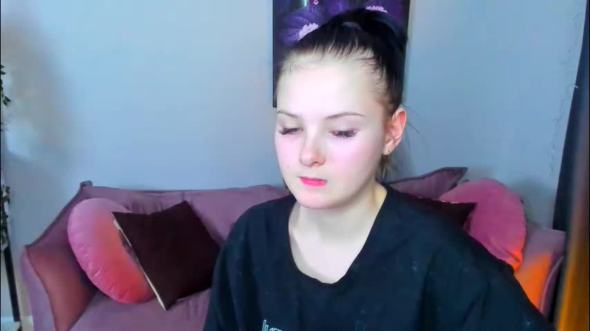 leila_xxbaby Adult Chat November 24, 2025