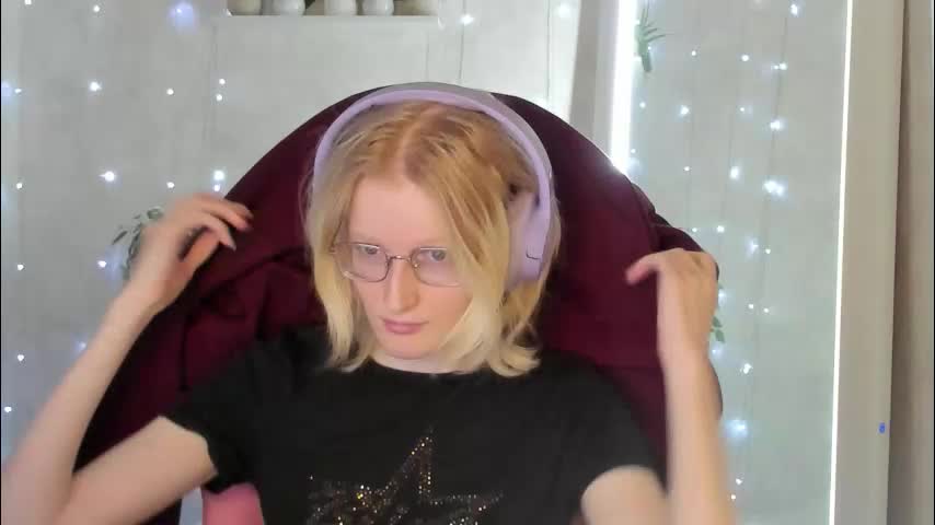 elizabeth_harpper Adult Chat November 24, 2025