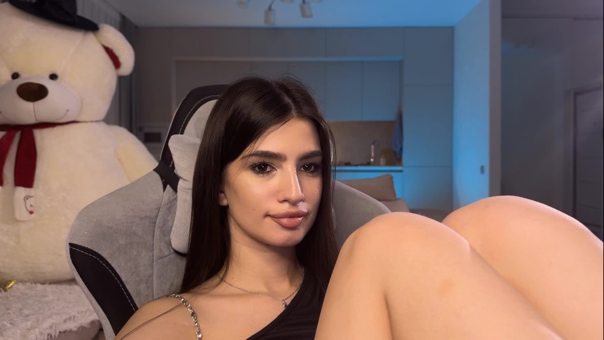 Sofi-Mi Adult Chat November 24, 2025