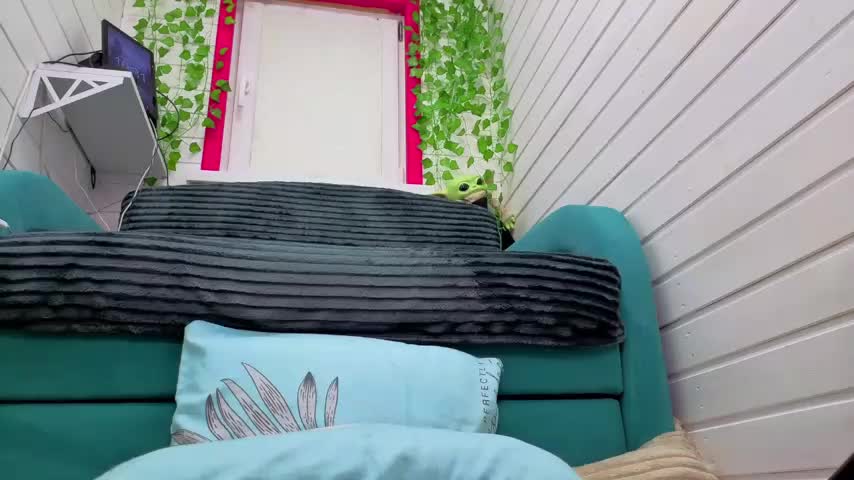 Misss_Vikk Adult Chat November 24, 2025