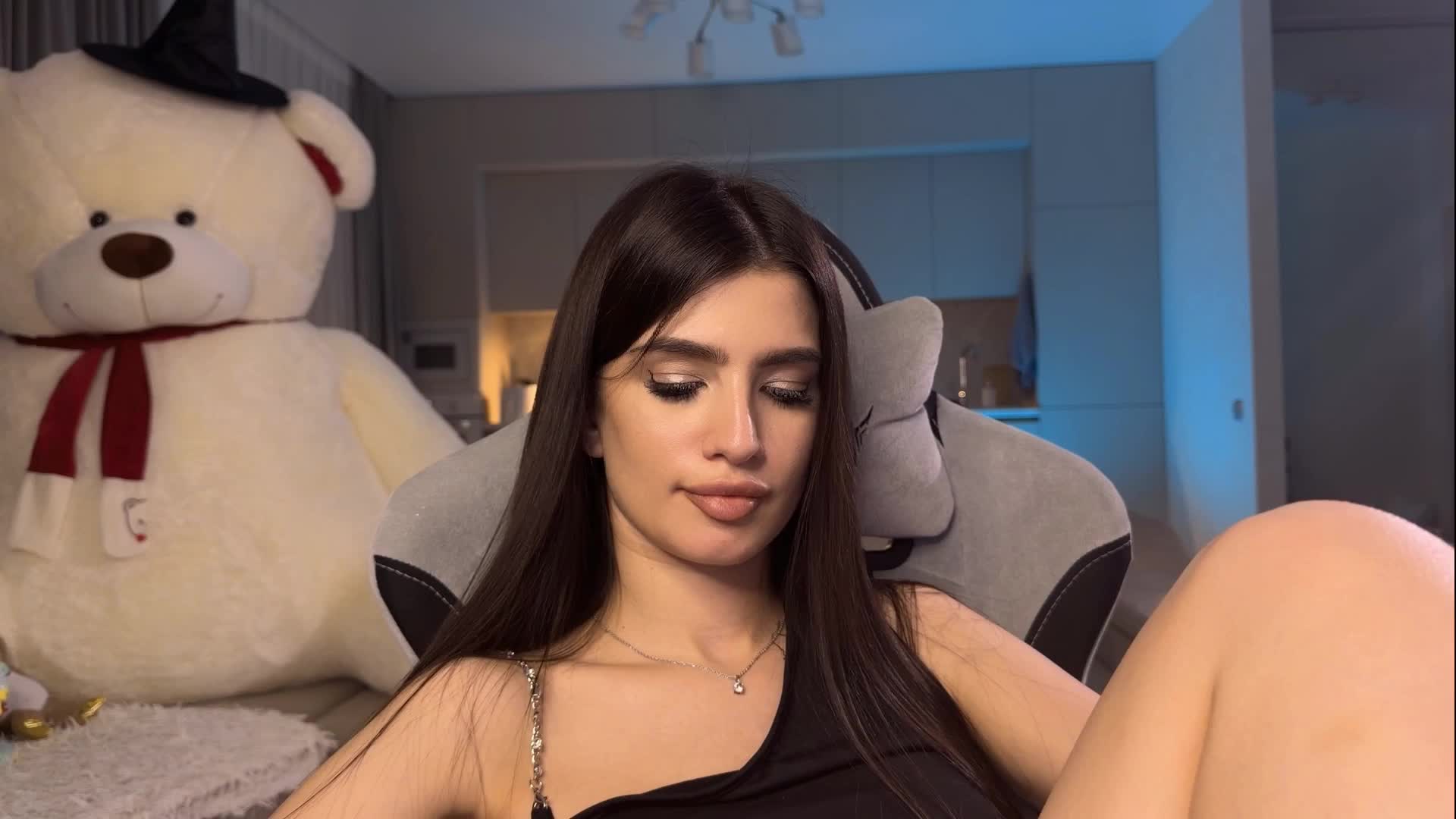 Sofi-Mi Adult Chat November 24, 2025