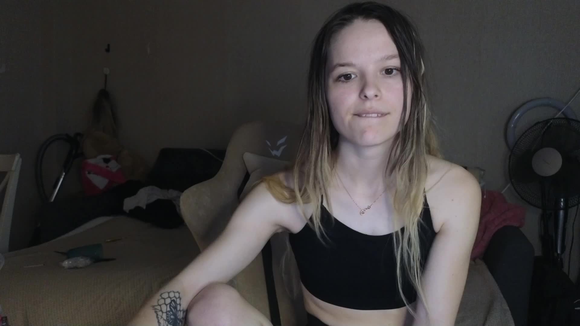 mali- Adult Chat November 24, 2025