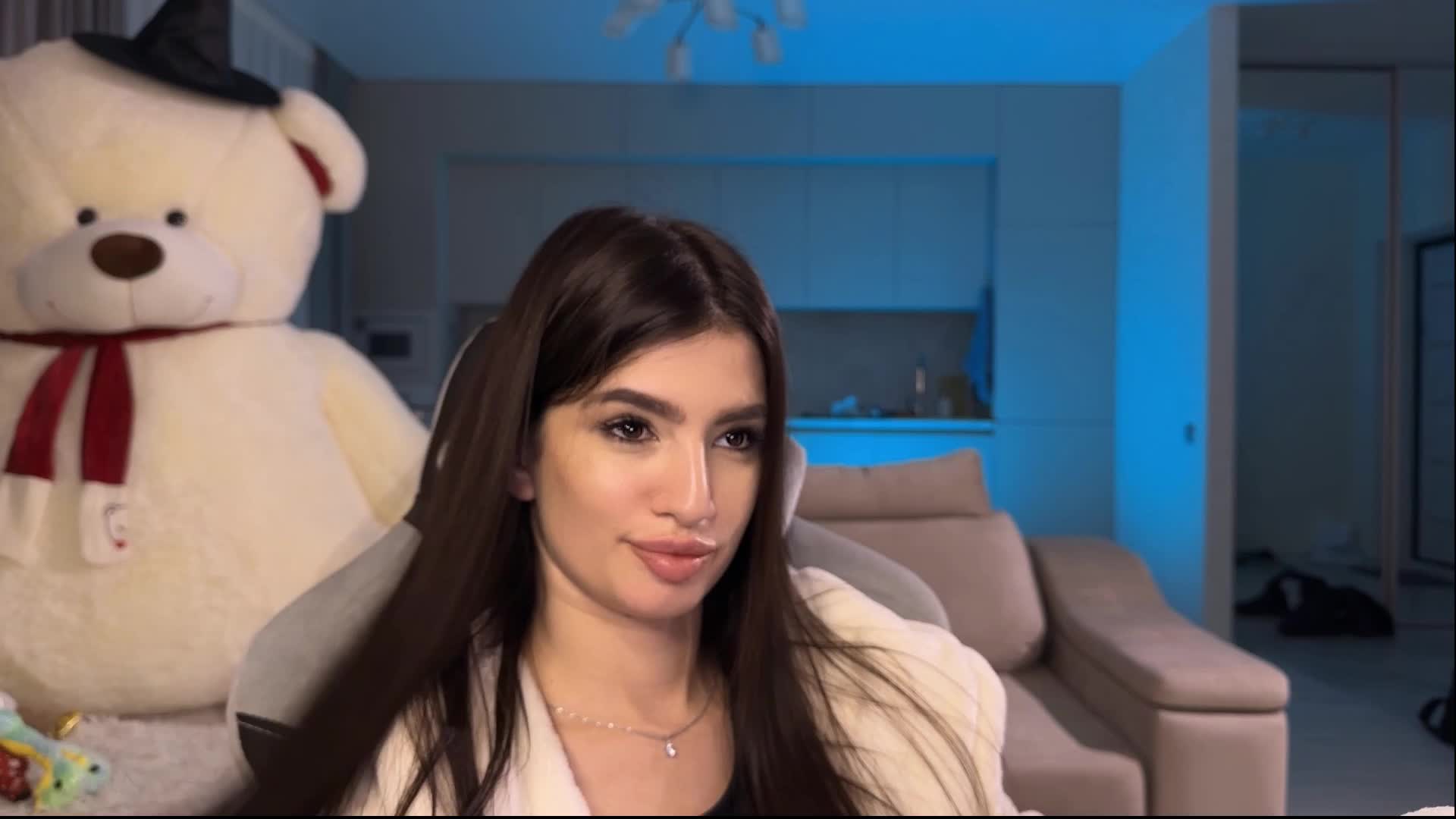 Sofi-Mi Adult Chat November 25, 2025