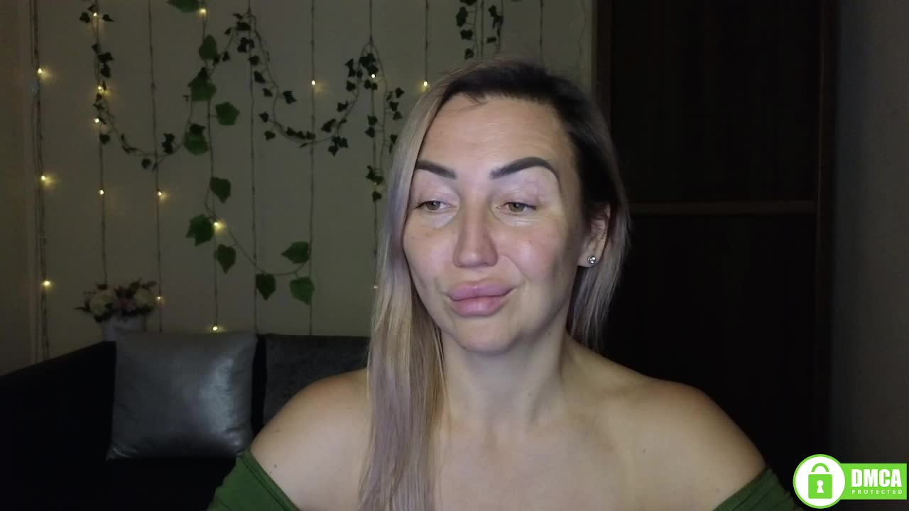 Jullyblondkiss Adult Chat November 25, 2025