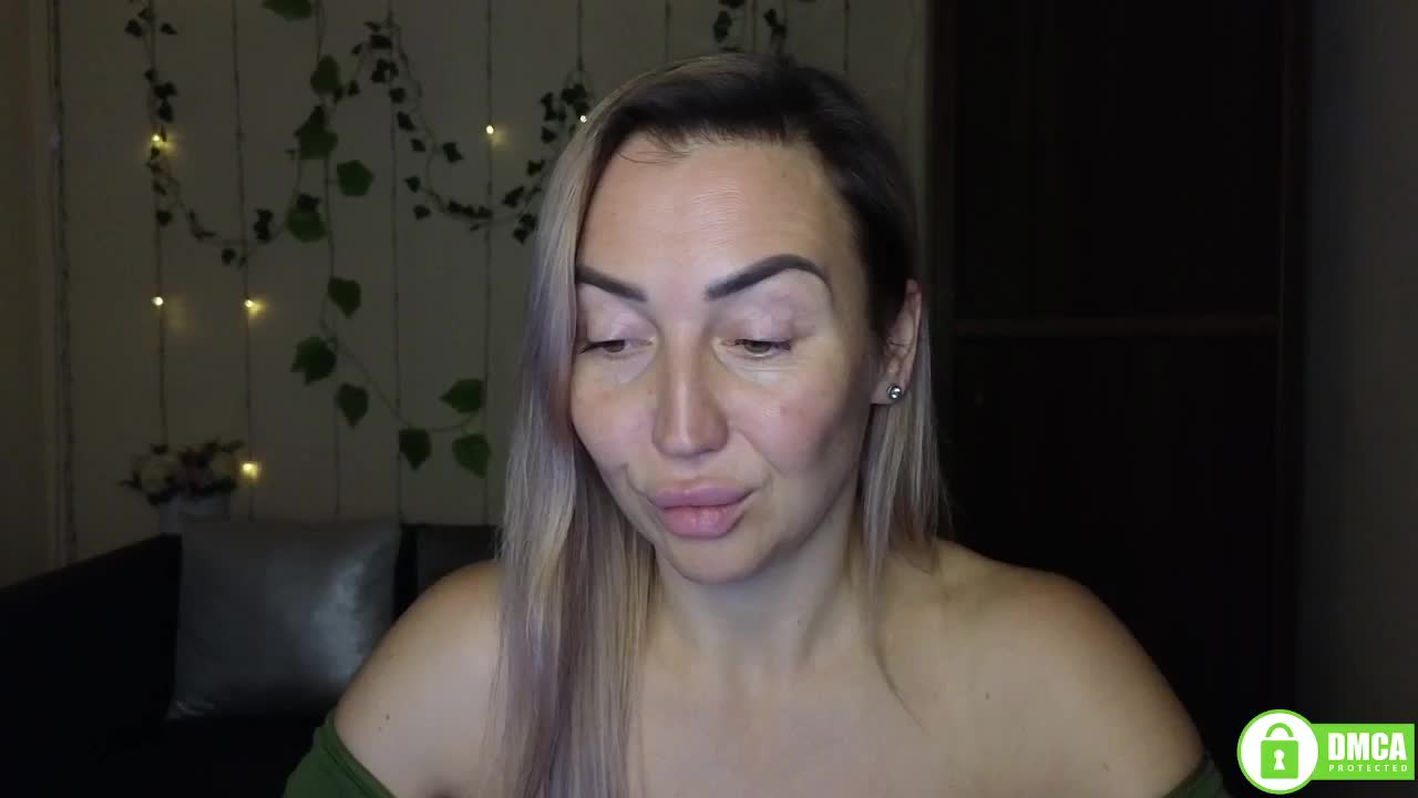 Jullyblondkiss Adult Chat November 25, 2025