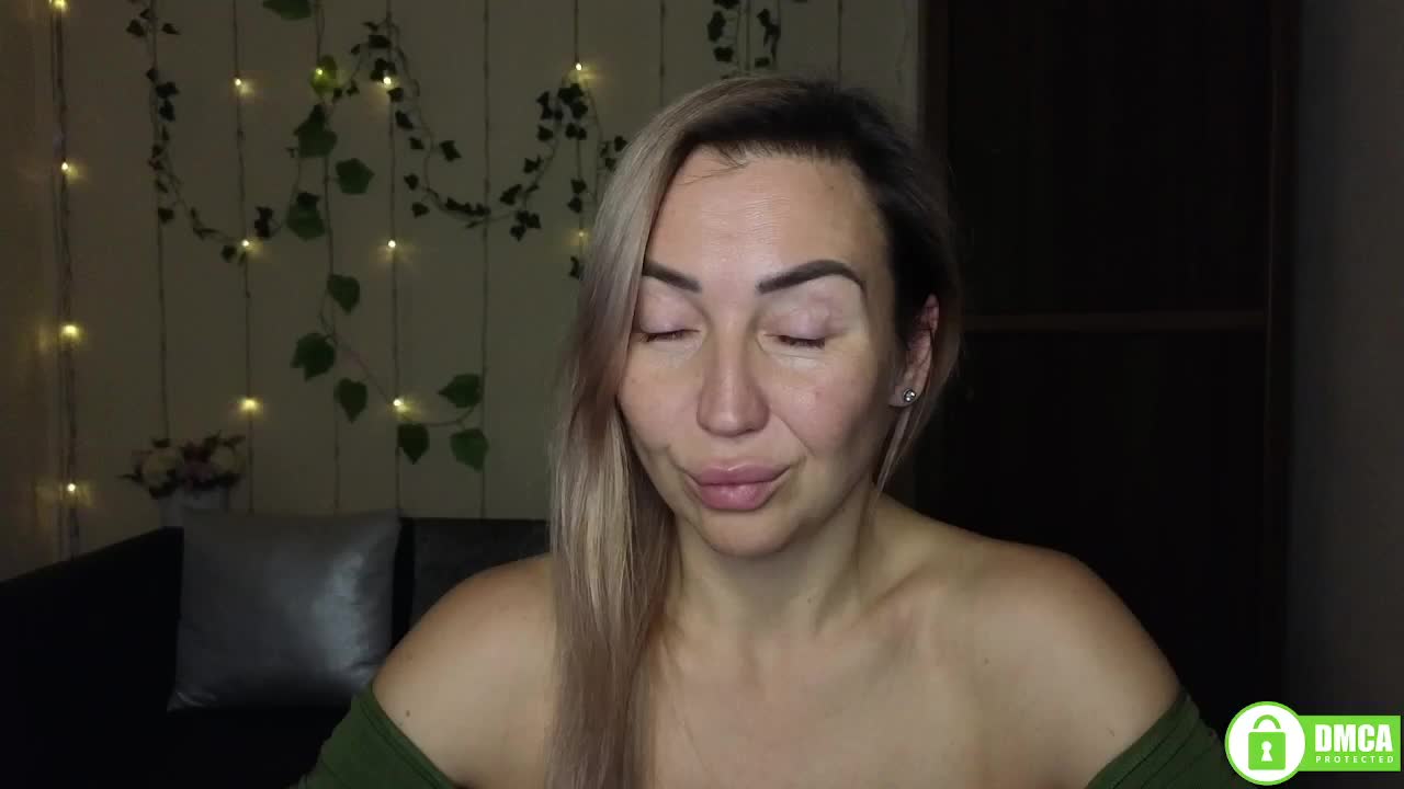 Jullyblondkiss Adult Chat November 25, 2025