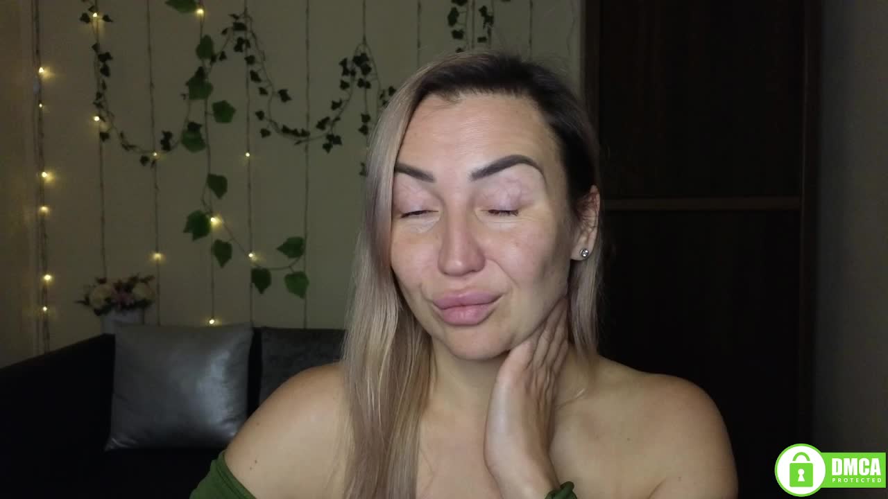 Jullyblondkiss Adult Chat November 25, 2025