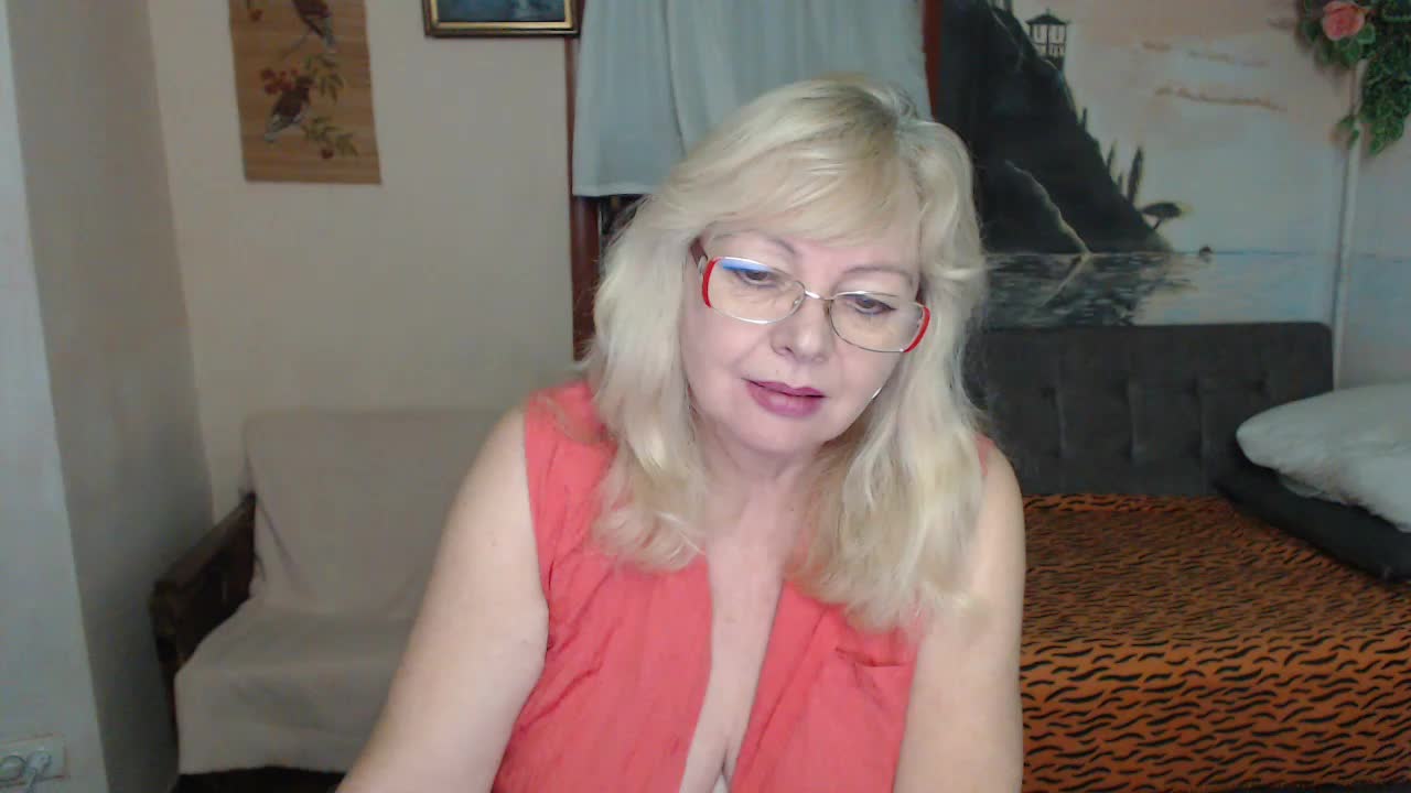 EvelynLoveShy Adult Chat November 25, 2025