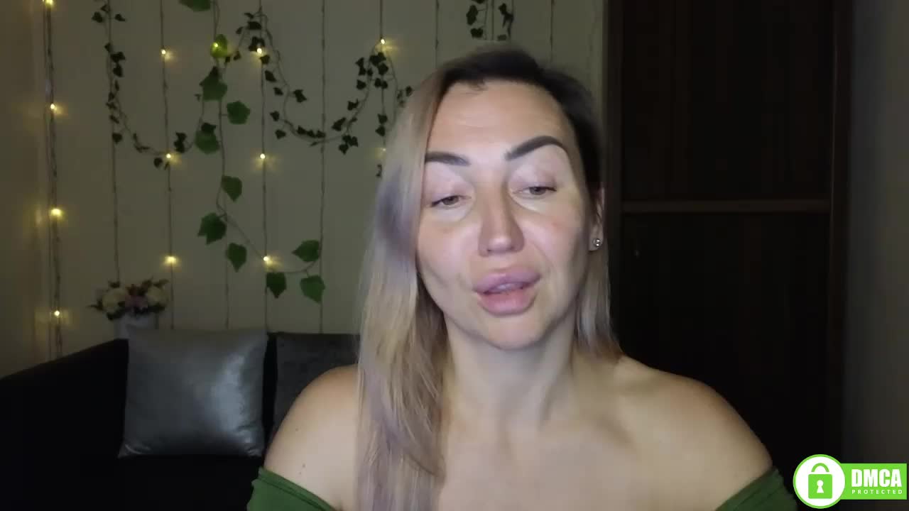 Jullyblondkiss Adult Chat November 25, 2025