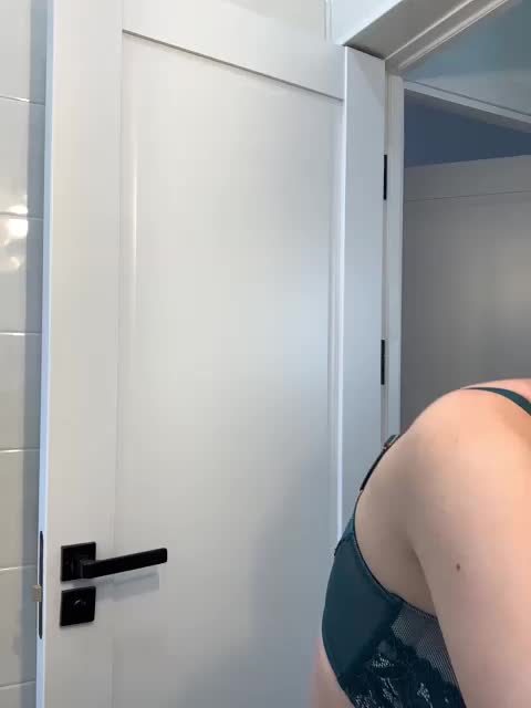 -Nezukoo- Adult Chat November 25, 2025