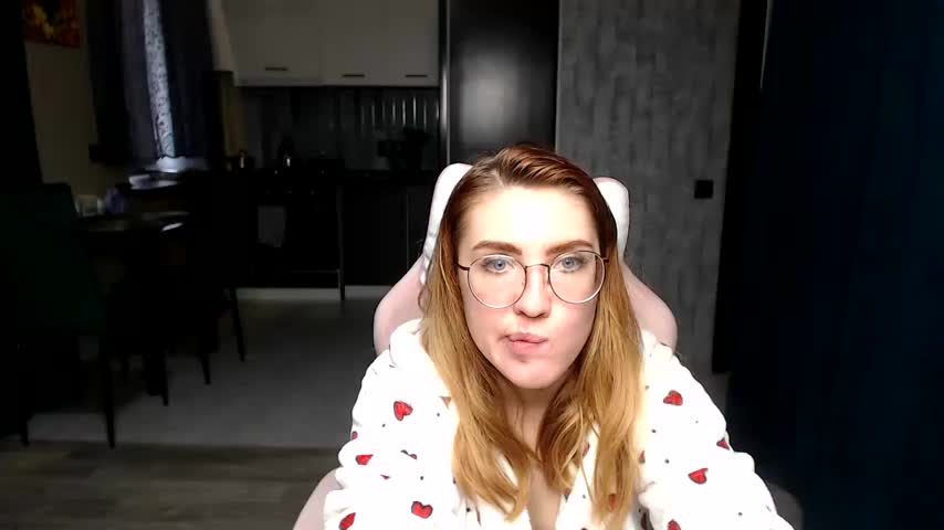 Reginasmilee Adult Chat November 25, 2025