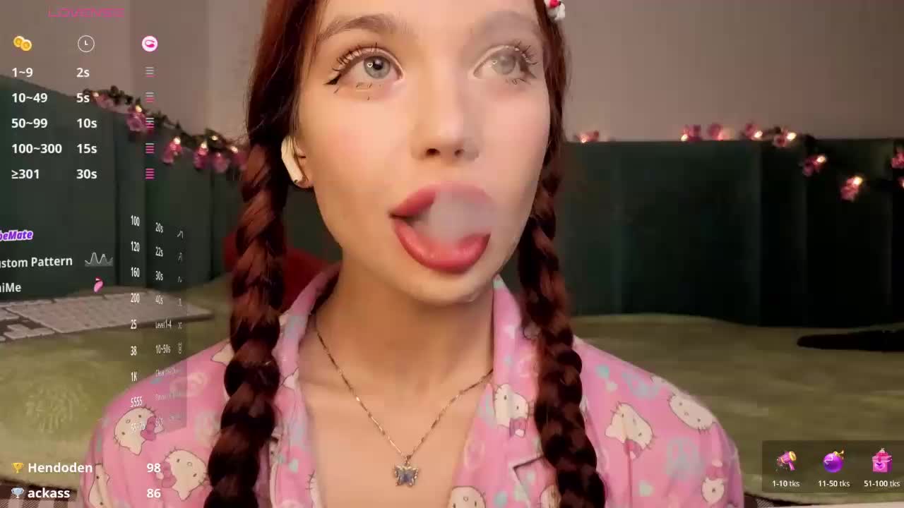 PrettyLilie Adult Chat November 25, 2025