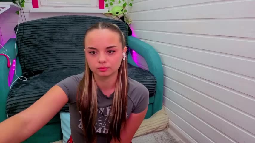 Misss_Vikk Adult Chat November 25, 2025