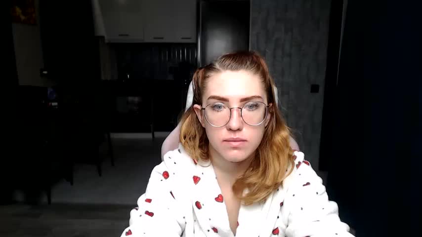 Reginasmilee Adult Chat November 26, 2025