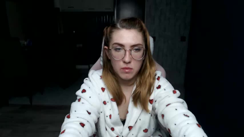 Reginasmilee Adult Chat November 26, 2025