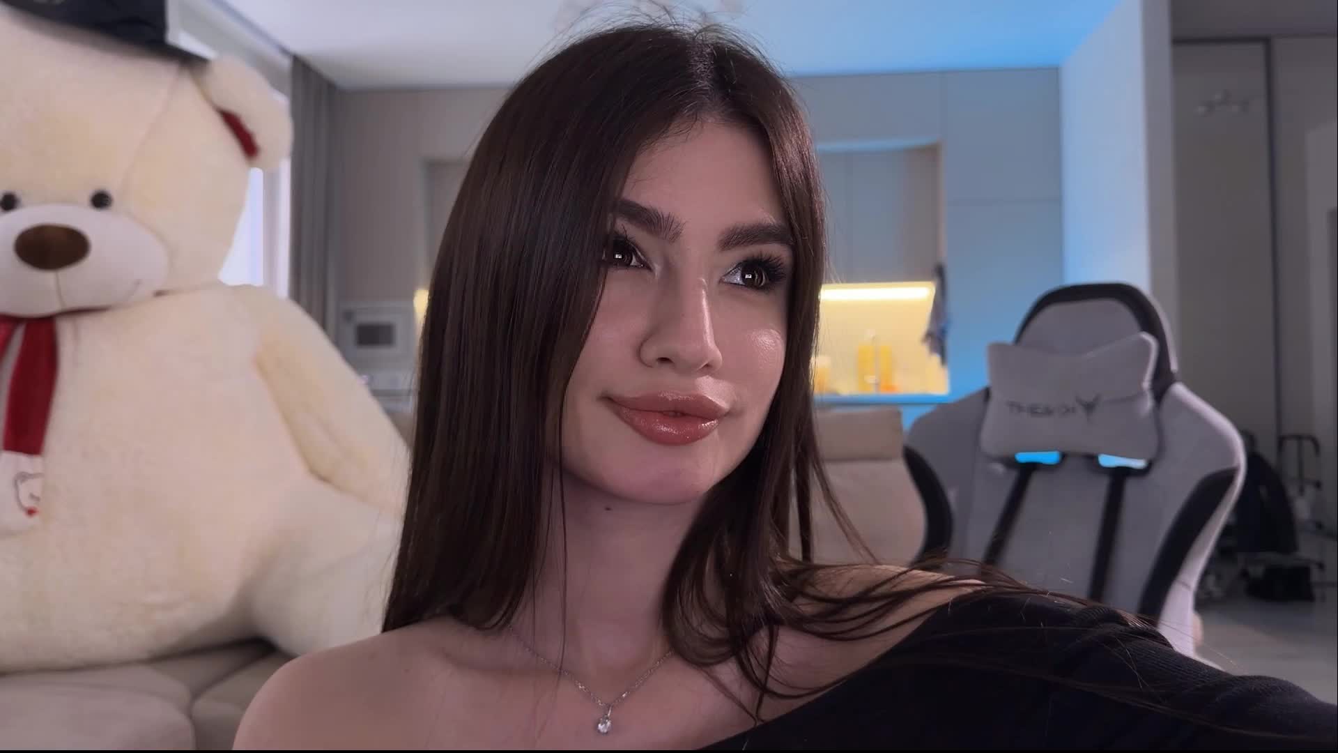 Sofi-Mi Adult Chat November 26, 2025