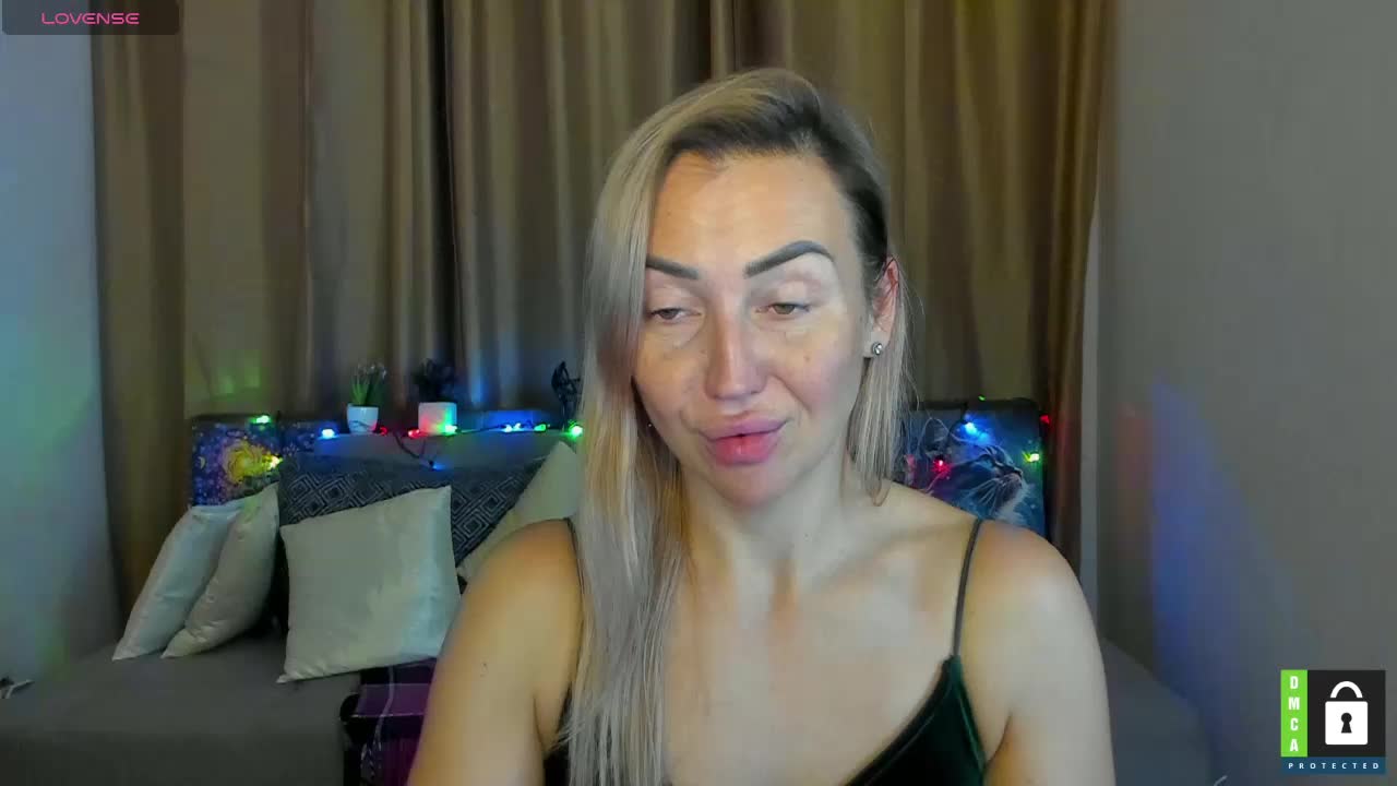 Jullyblondkiss Adult Chat November 26, 2025