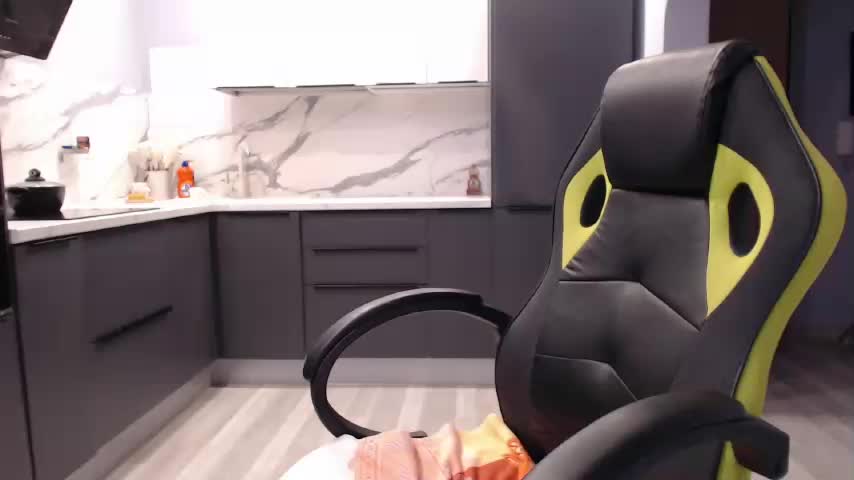 blondalina Adult Chat November 26, 2025