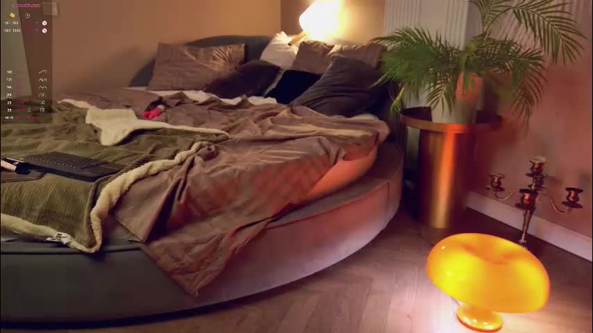 miley_smile Adult Chat November 26, 2025