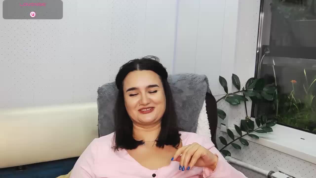 LinaCrave Adult Chat November 28, 2025