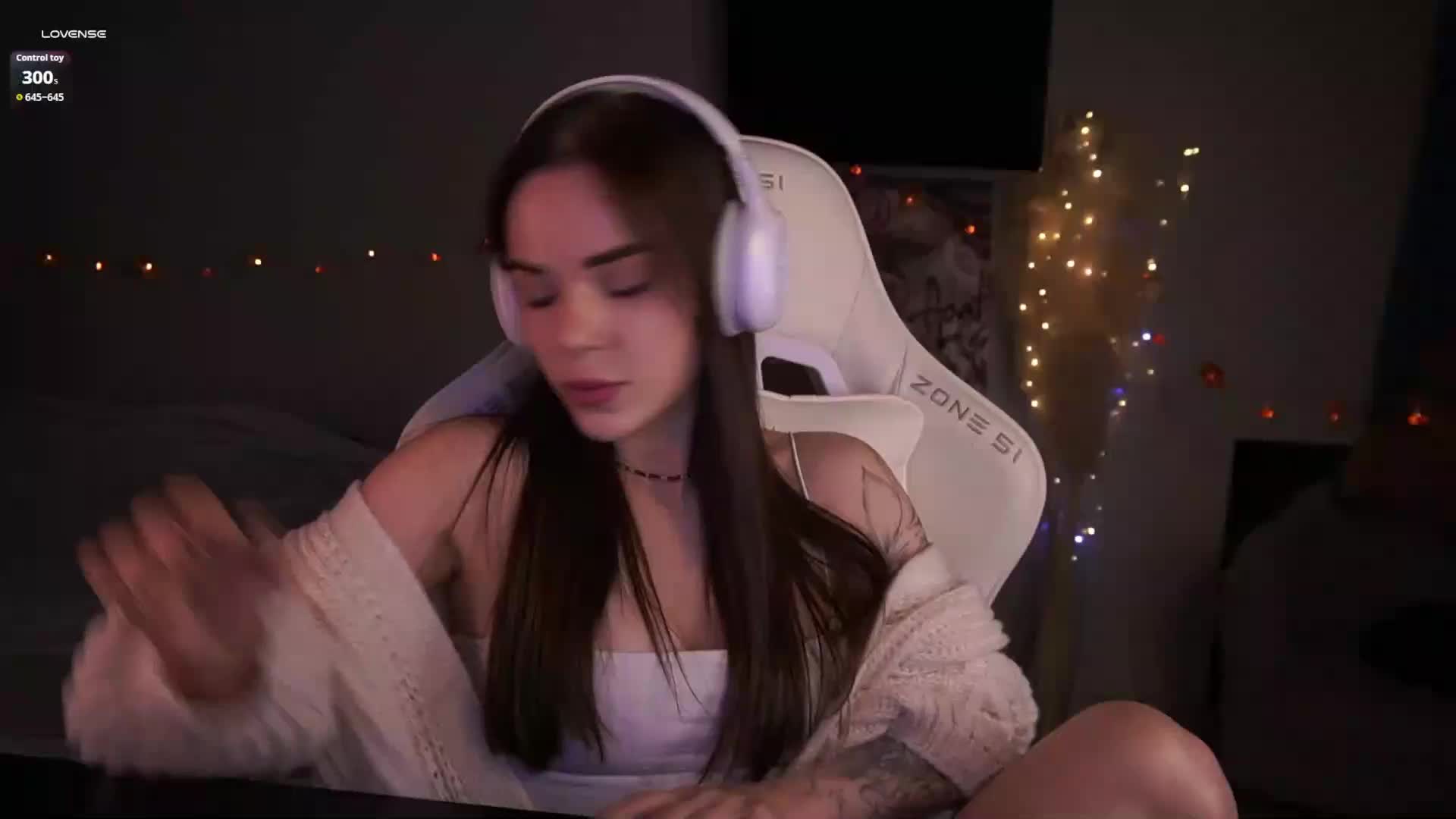 MiniNika Adult Chat November 27, 2025