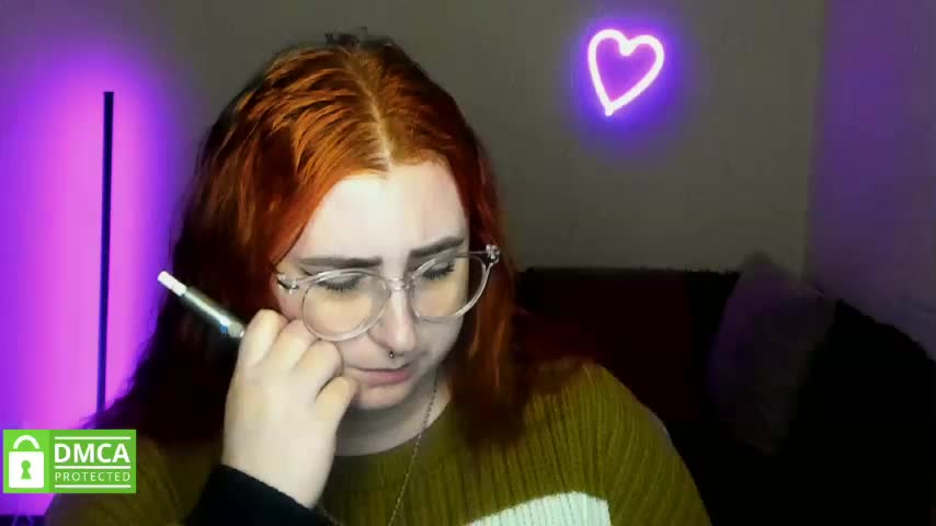 Aliciaredluv Adult Chat November 28, 2025