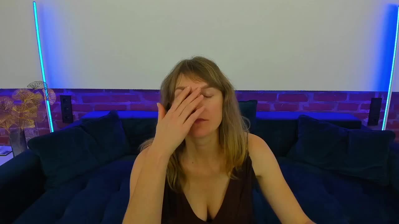 Annabel-xxx Adult Chat November 28, 2025